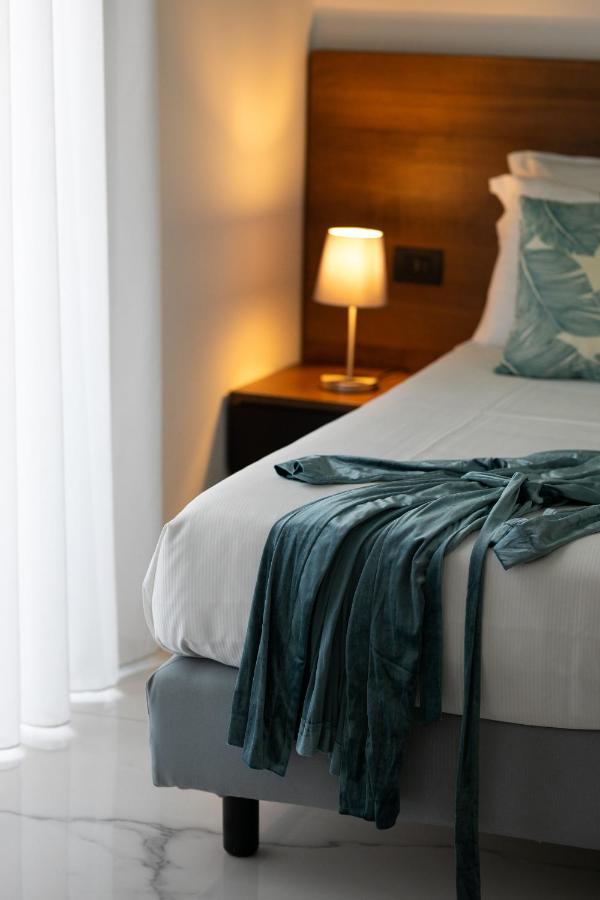 Palazzo Sovrana Serviced Luxury Apartments Palerme Extérieur photo