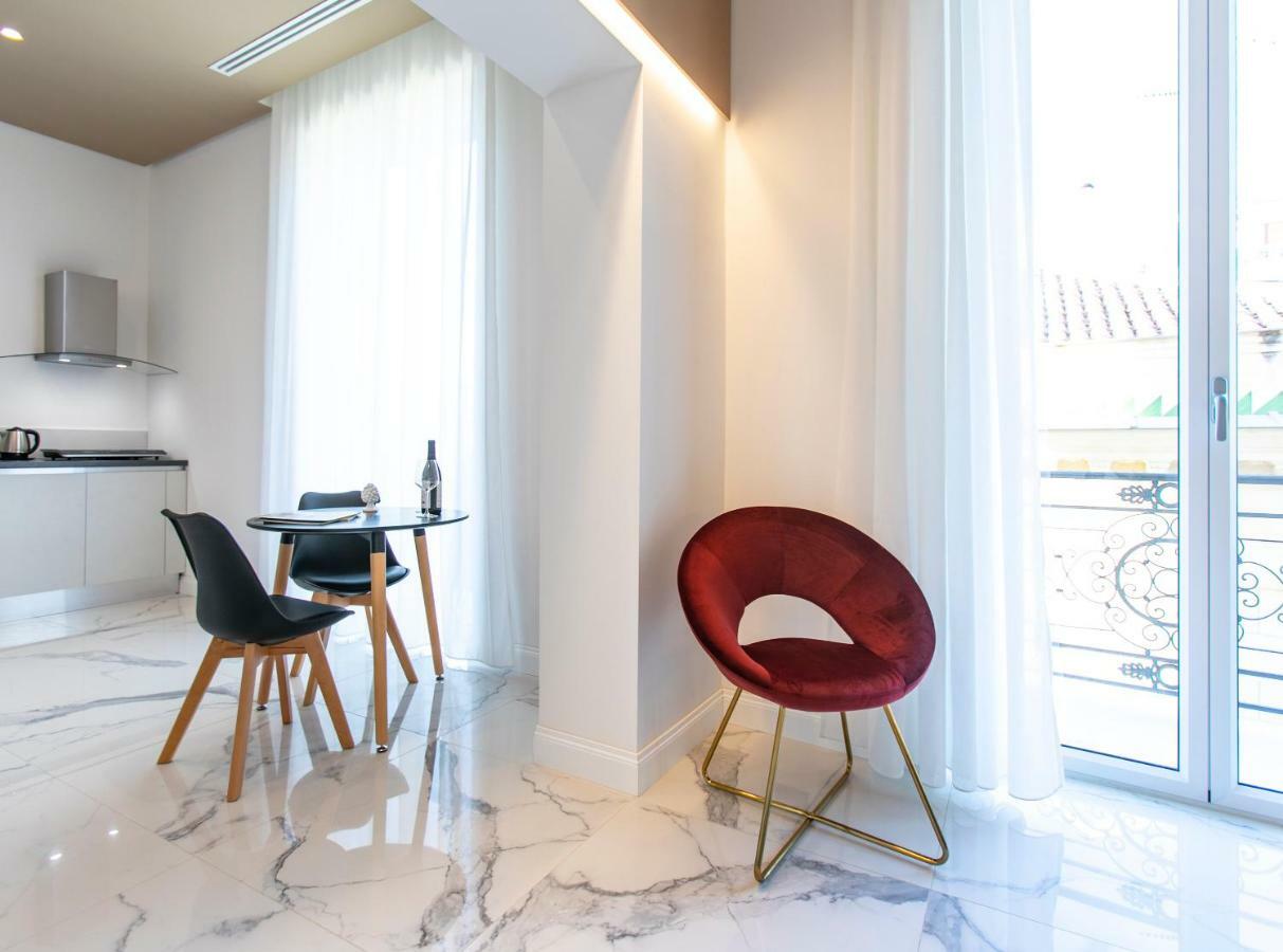 Palazzo Sovrana Serviced Luxury Apartments Palerme Extérieur photo