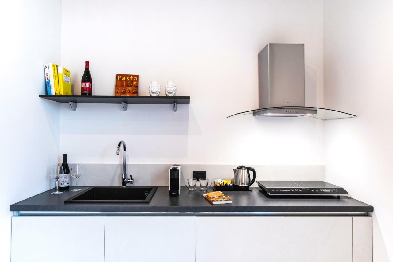 Palazzo Sovrana Serviced Luxury Apartments Palerme Extérieur photo